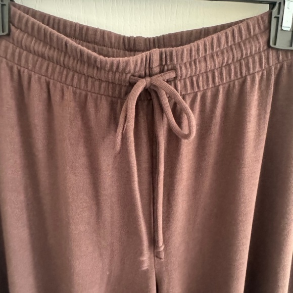 Aritzia TNA Recharge Pant - BRAND NEW - Picture 12 of 13